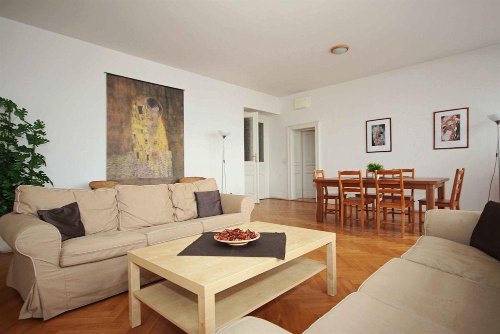 Leo Apartments Old Town Praha Bagian luar foto