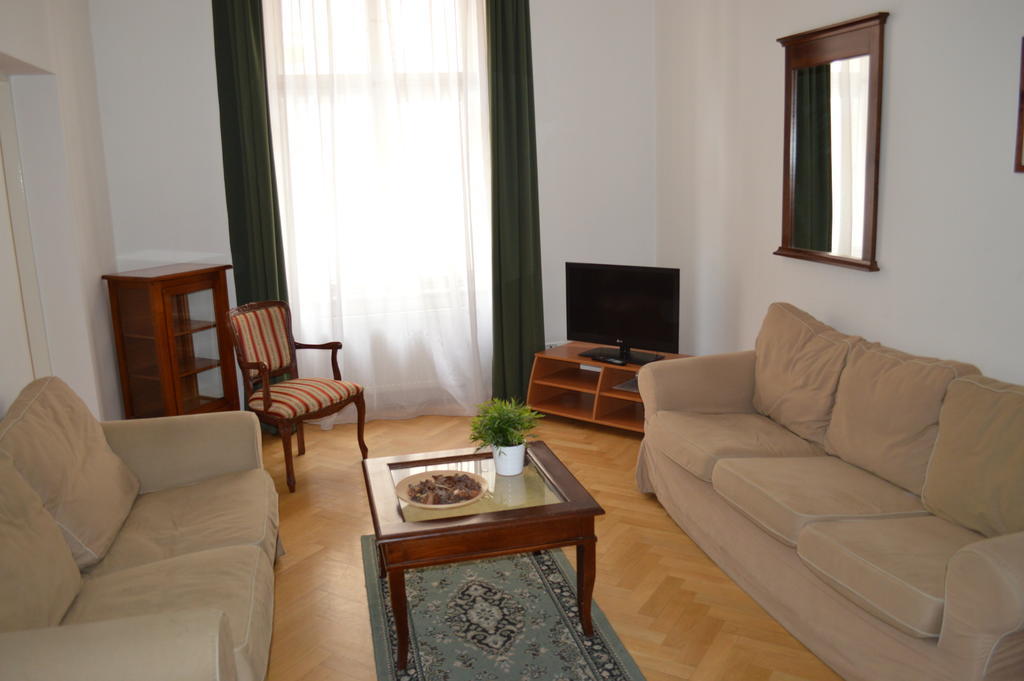 Leo Apartments Old Town Praha Bagian luar foto