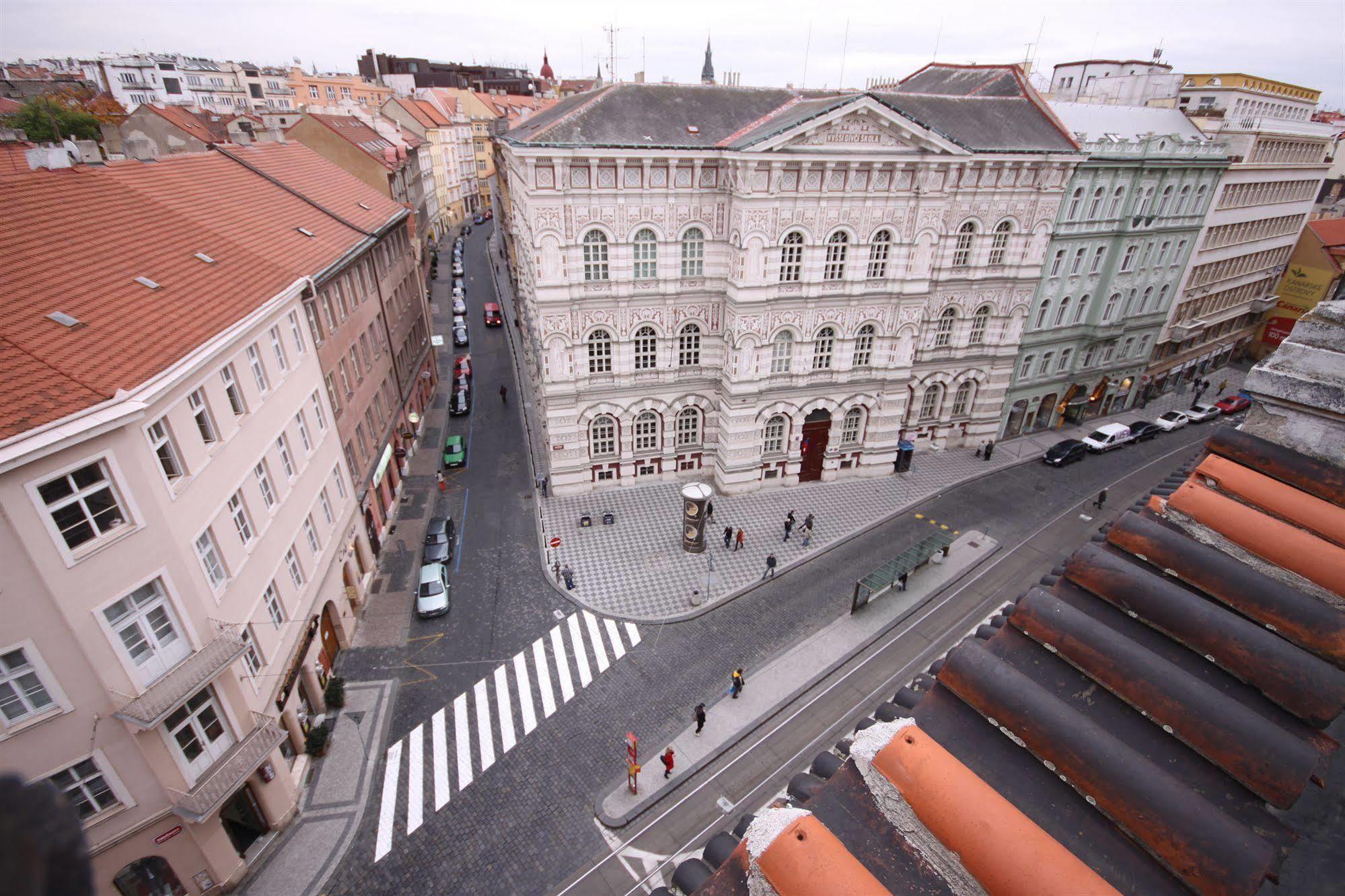 Leo Apartments Old Town Praha Bagian luar foto