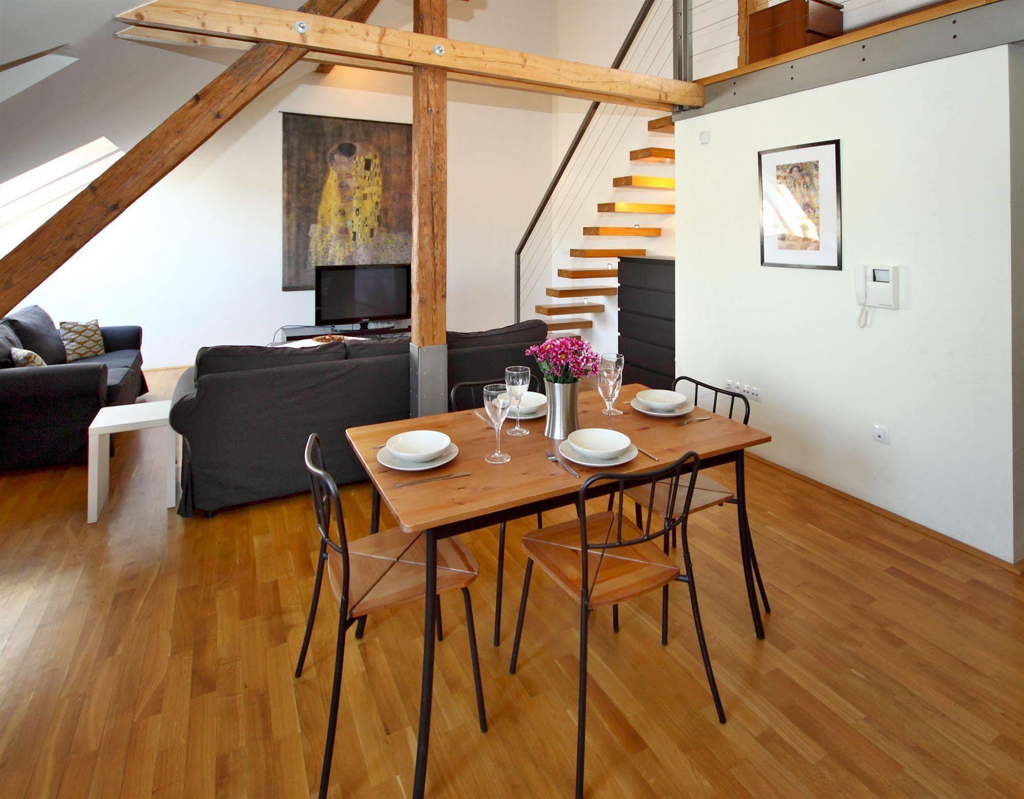 Leo Apartments Old Town Praha Bagian luar foto