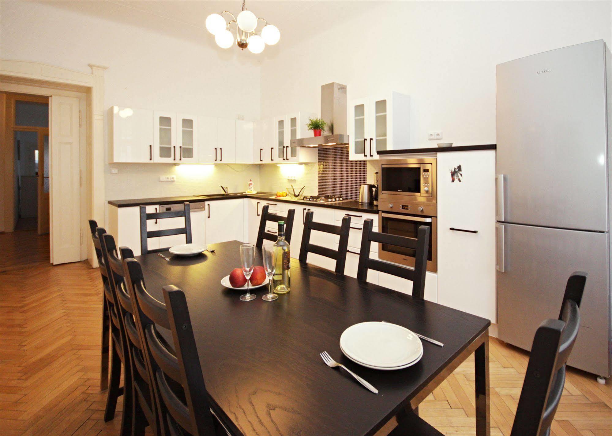 Leo Apartments Old Town Praha Bagian luar foto