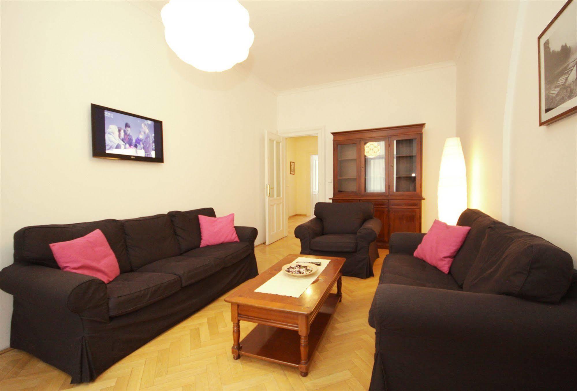 Leo Apartments Old Town Praha Bagian luar foto