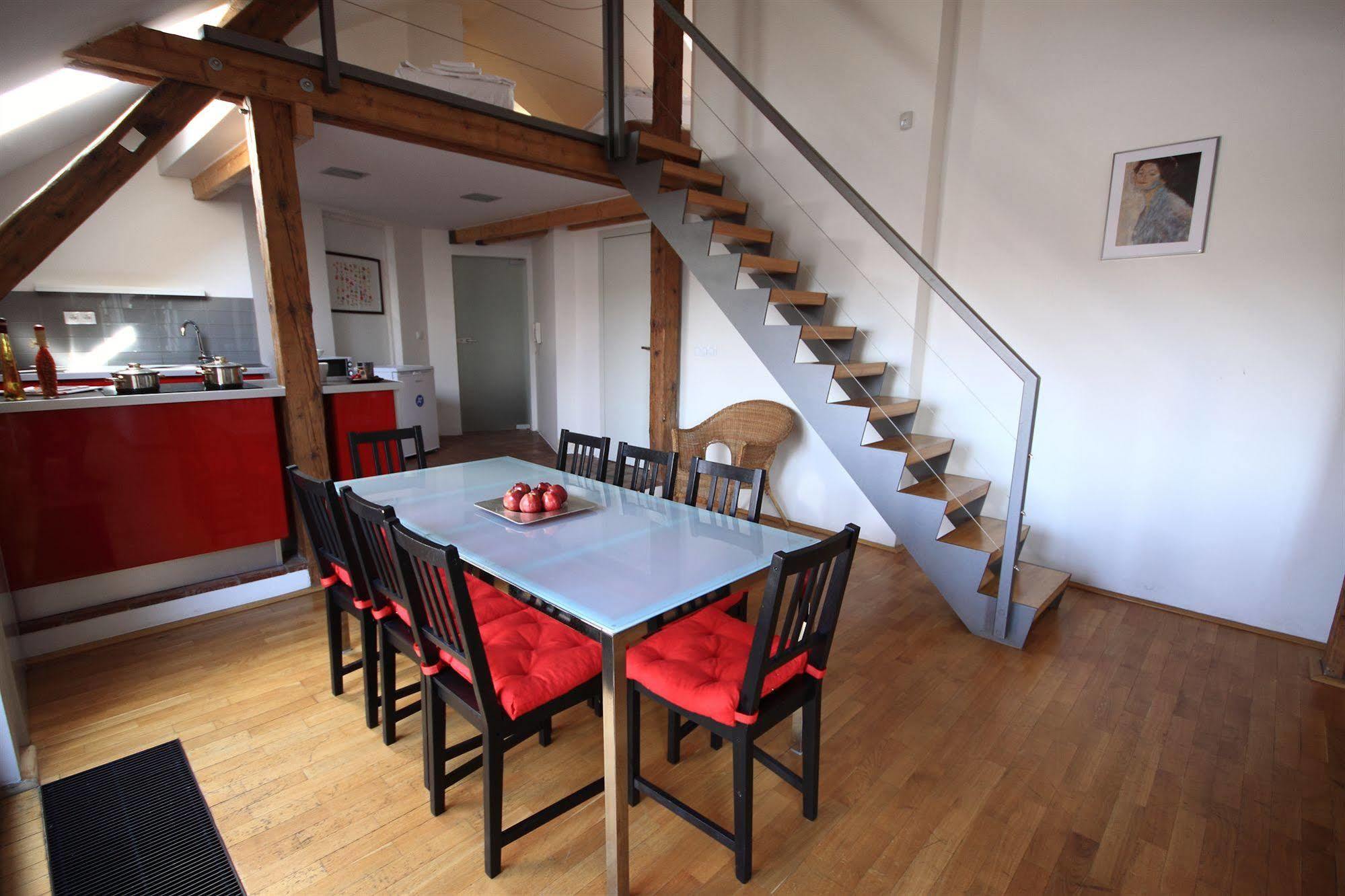 Leo Apartments Old Town Praha Bagian luar foto