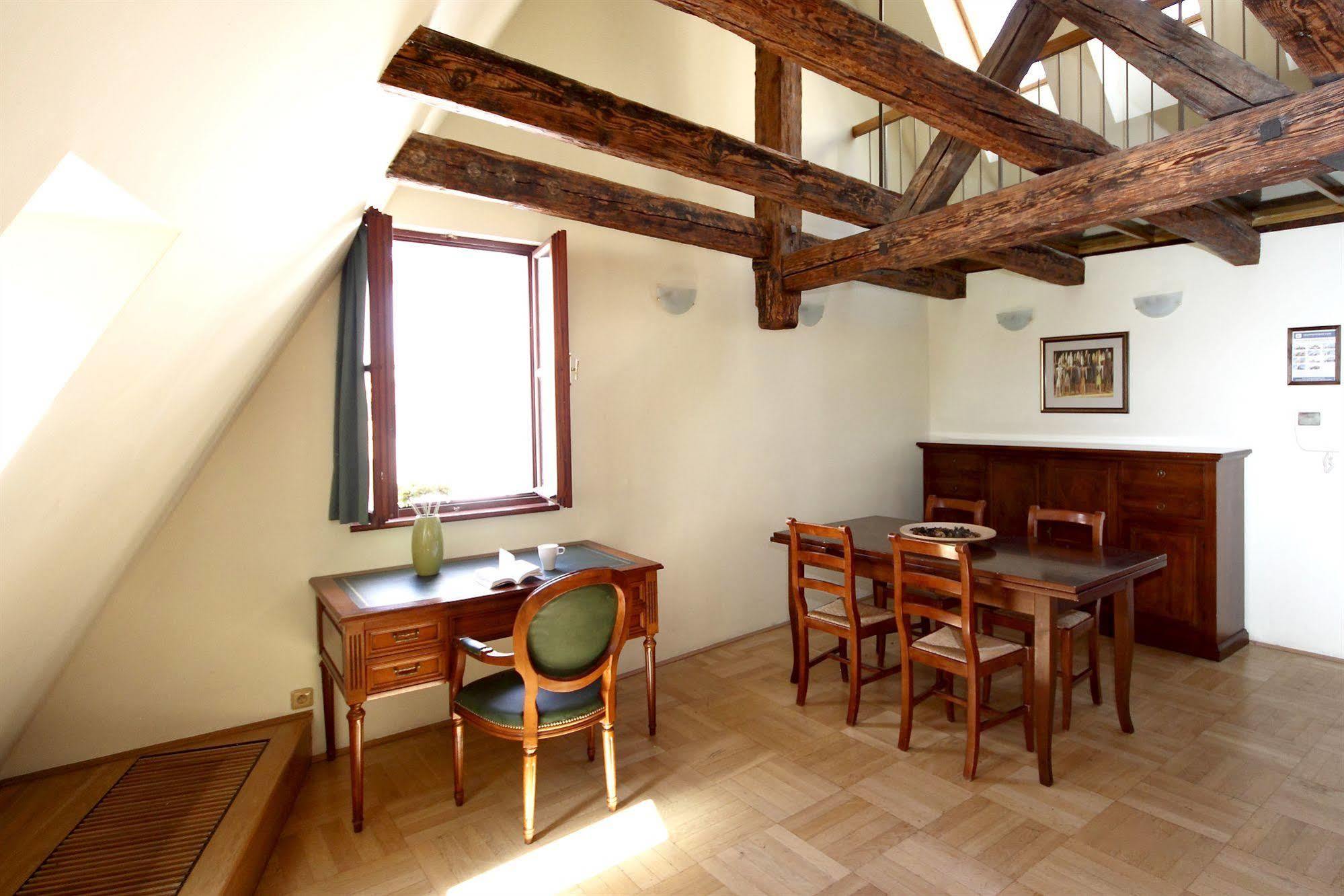 Leo Apartments Old Town Praha Bagian luar foto